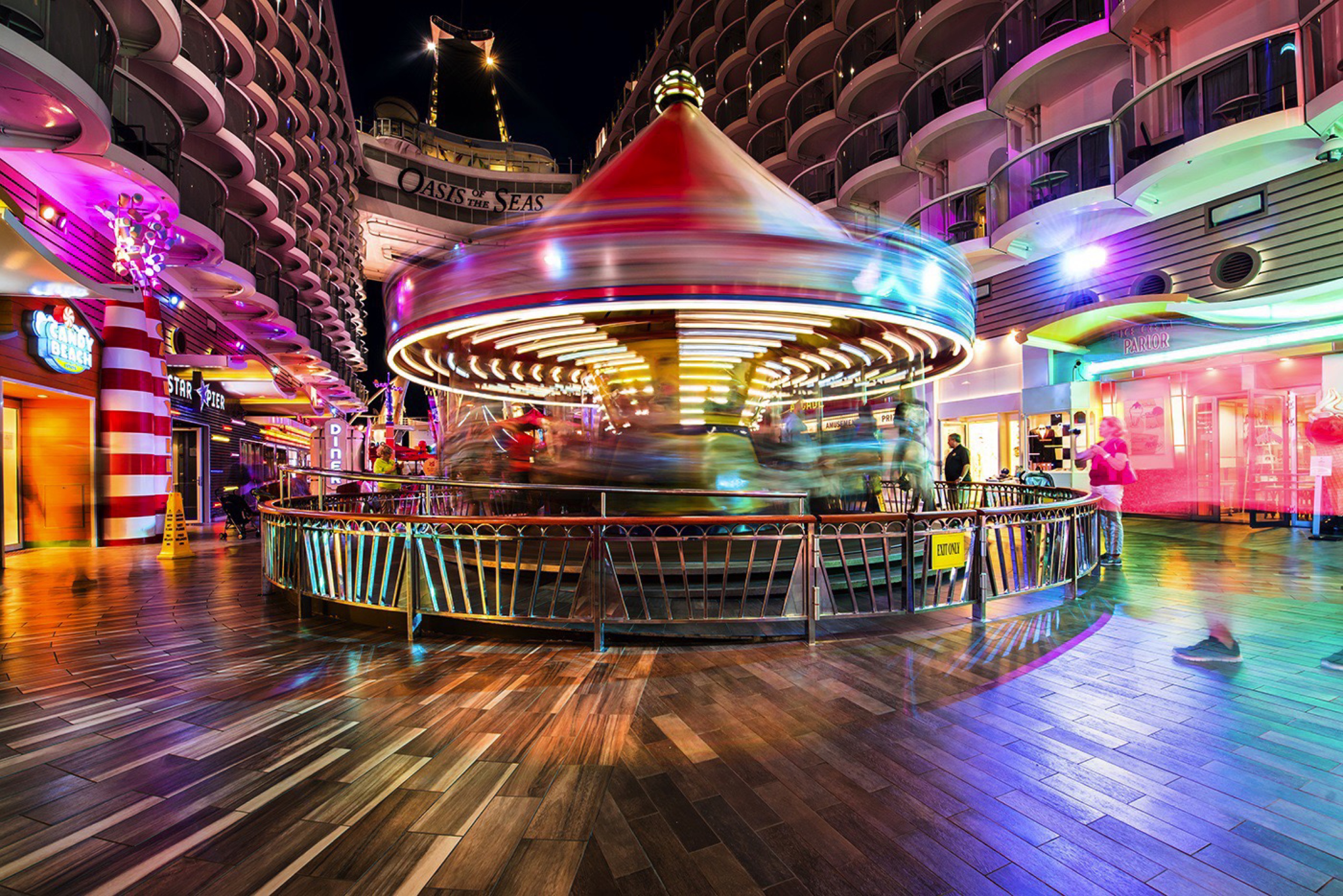 Oasis of the Seas - Carousel